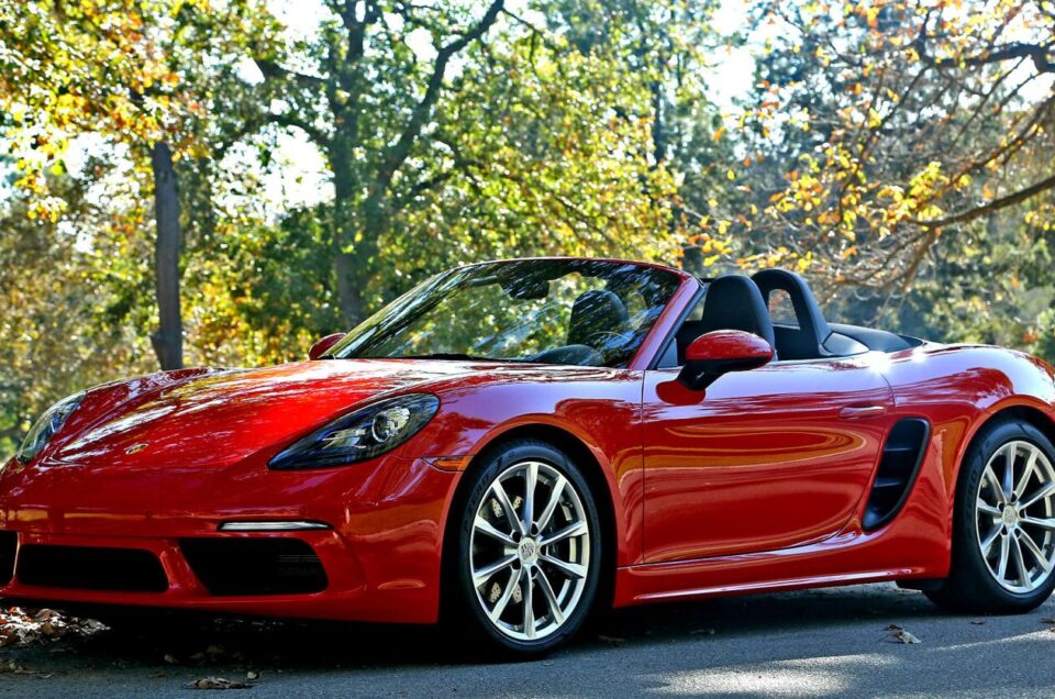 Rent a Porsche Boxster in Dubai - Hidden Features, Driving Modes & Expert Tips