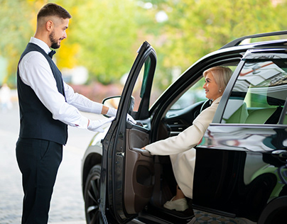 chauffeur service in dubai with NCK luxury car rental